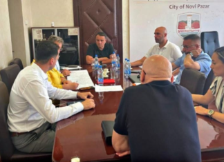 Novi Pazar: počinje izrada projekta vodovodne mreže ka Deževi Radni sastanak u Gradskoj upravi Novog Pazara o projektnoj dokumentaciji za vodovod prema Deževi
