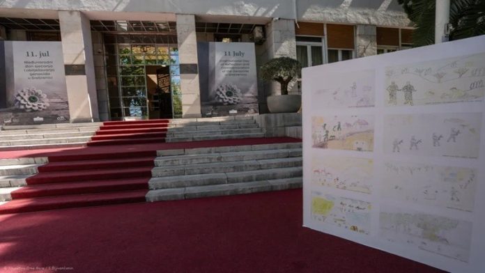 Mirsad Nurković na otvaranju izložbi posvećenih Srebrenici i dječjim crtežima