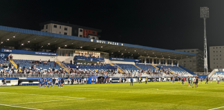 Policija snima utakmicu Novi Pazar – OFK Beograd Policijski službenici snimaju utakmicu na stadionu u Novom Pazaru
