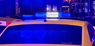Policijska potjera u Novom Pazaru: Tutinac odbacio pištolj Policijski službenici tokom intervencije u Novom Pazaru nakon potere