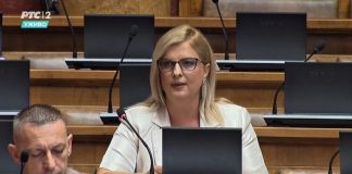 SDA Sandžaka traži odgovornost države za otpad i okoliš Minela Kalender u Skupštini Srbije tokom rasprave o zaštiti životne sredine i upravljanju otpadom
