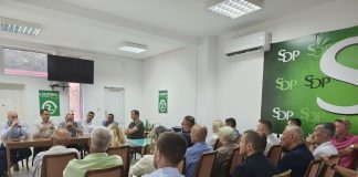 SDP održao radni sastanak u Priboju Predstavnici SDP-a na radnom sastanku sa aktivistima i građanima u Priboju