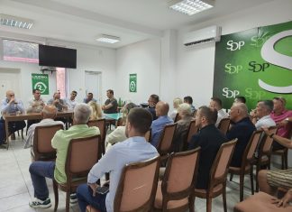 SDP održao radni sastanak u Priboju Predstavnici SDP-a na radnom sastanku sa aktivistima i građanima u Priboju