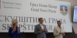 Sednica Skupštine Novog Pazara počela minutom ćutnje za Srebrenicu Odbornici Skupštine grada Novog Pazara na sednici uz minut ćutnje za Srebrenicu