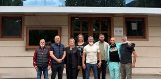 Sutra Strong Man takmičenje „Imal ko jači” na Trgu Isa-bega Takmičari Strong Man-a na otvorenom, na Trgu Isa-bega u Novom Pazaru