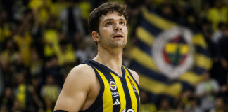 Tarik Biberović napustio Fenerbahče i prešao u Dalas Tarik Biberović tokom igre u dresu Fenerbahčea