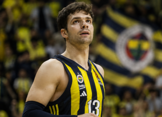 Tarik Biberović napustio Fenerbahče i prešao u Dalas Tarik Biberović tokom igre u dresu Fenerbahčea