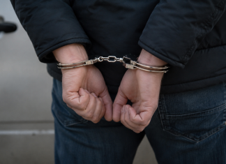 Uhapšen muškarac kod Novog Pazara zbog krijumčarenja duvana Policijska kontrola teretnog kamiona na putu Raška – Novi Pazar