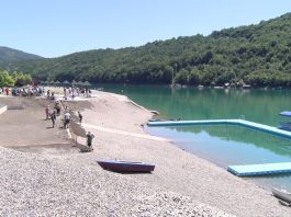 Učesnici omladinske radne akcije na jezeru Gazivode u Ribariću tokom završnih aktivnosti