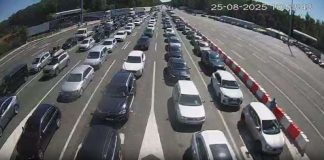 AMSS: Velika smena turista i pojačan saobraćaj na putevima Gužva na autoputu i vozila pred graničnim prelazom tokom avgustovske sezone