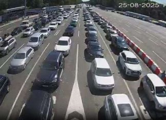 AMSS: Velika smena turista i pojačan saobraćaj na putevima Gužva na autoputu i vozila pred graničnim prelazom tokom avgustovske sezone