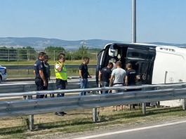 Autobus nakon sletanja sa puta u Bugarskoj