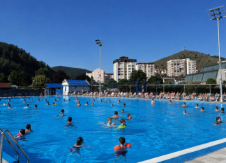 Bazen u Raški beleži rekordnu posetu ovog leta Gradski bazen u Raški tokom letnje sezone