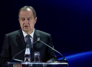 Dačić: Situacija s požarima stabilnija, aktivno devet požara Ivica Dačić govori o aktuelnoj situaciji sa požarima u Srbiji