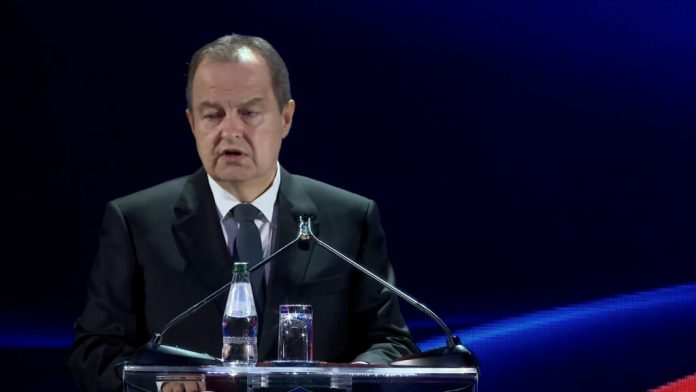Ivica Dačić govori o aktuelnoj situaciji sa požarima u Srbiji