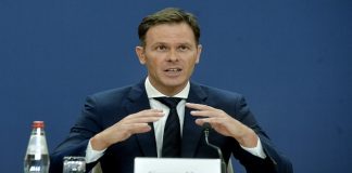 Državna pomoć građanima: rokovi isplate od septembra Ministar finansija Siniša Mali najavio isplate državne jednokratne pomoći