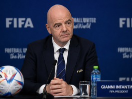Zastava FIFA i Fudbalskog saveza Srbije ispred fudbalskih stadiona