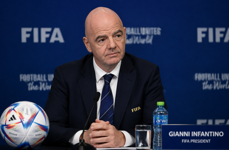 Zastava FIFA i Fudbalskog saveza Srbije ispred fudbalskih stadiona