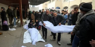 Gaza: dron ubio šest Palestinaca, više od 12 povređeno Ilustracija drona iznad grada tokom sukoba u Gazi