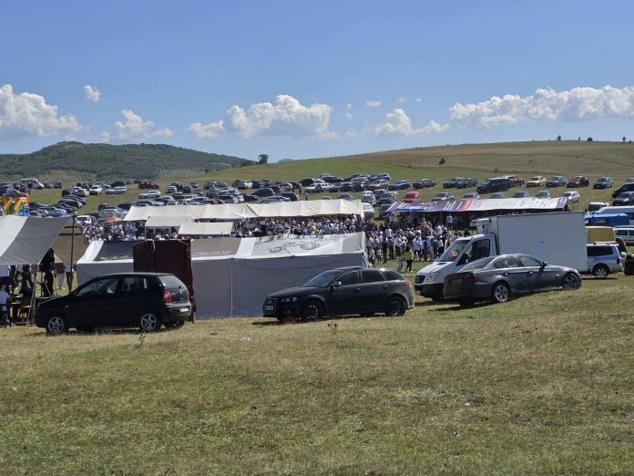 Hiljade posetilaca na tradicionalnom vašaru Aliđun u selu Braćak na Pešterskoj visoravni