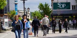 Kome Novopazarci veruju u humanitarnoj pomoći: istraživanje Ilustracija humanitarne pomoći u Novom Pazaru