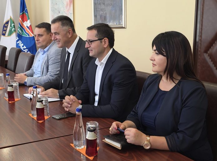 Kineski ambasador Li Ming u razgovoru s gradonačelnikom Novog Pazara