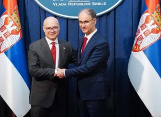 Macut apelovao: Smanjite potrošnju struje narednih deset dana Premijer Đuro Macut apelovao na građane da smanje potrošnju električne energije zbog visokih temperatura.