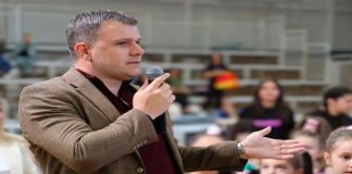 Memić čestitao Međunarodni dan mladih Husein Memić povodom Međunarodnog dana mladih uputio čestitku
