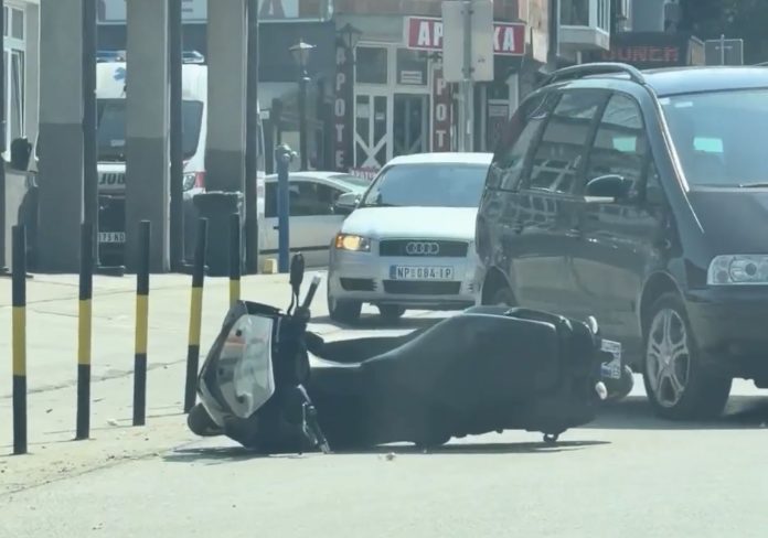 Policijski uviđaj nakon saobraćajne nezgode u Novom Pazaru kod Hitne službe