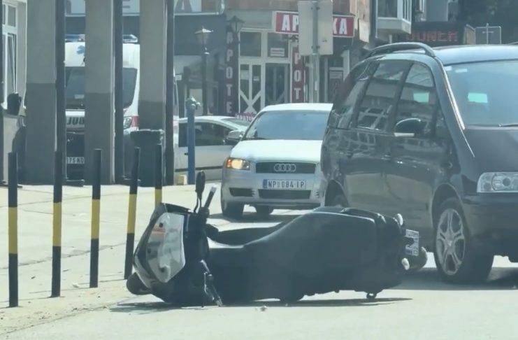 Policijski uviđaj nakon saobraćajne nezgode u Novom Pazaru kod Hitne službe