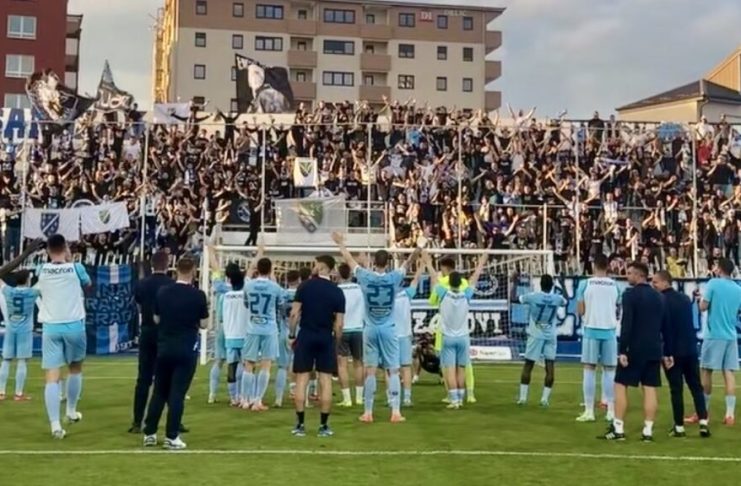 Navijači Ekstremi na stadionu pred meč Novog Pazara i Vojvodine
