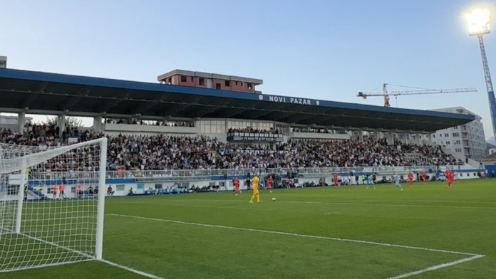 Fudbalski teren na Gradskom stadionu u Novom Pazaru pred meč Novi Pazar – Vojvodina