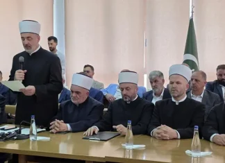 Potpisana Povelja o jedinstvu Islamske zajednice u Novom Pazaru Potpisivanje Povelje o vraćanju jedinstva Islamske zajednice u Novom Pazaru