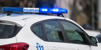 Pritvor za Novopazarca osumnjičenog za napad na Velikoj plaži Zgrada suda i policijske oznake u kontekstu odluke o pritvoru u Ulcinju