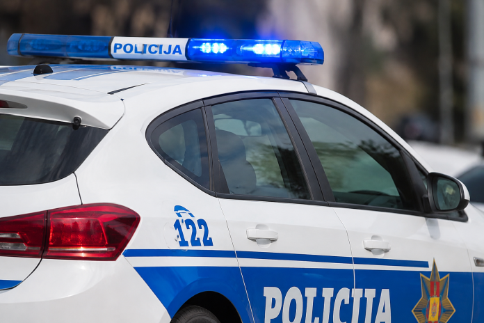 Zgrada suda i policijske oznake u kontekstu odluke o pritvoru u Ulcinju