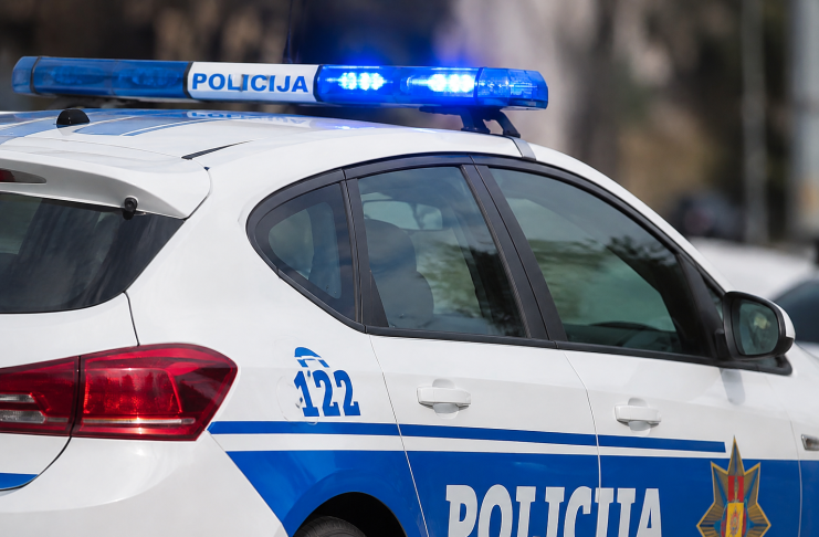 Zgrada suda i policijske oznake u kontekstu odluke o pritvoru u Ulcinju