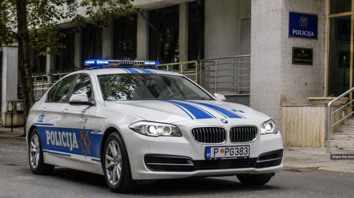 Policijsko vozilo i saobraćaj u Šušnju nakon prijavljene nezgode