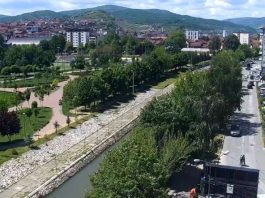 Sunčano i toplo vreme sa vetrom koji jača tokom dana