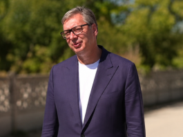 Aleksandar Vučić tokom obraćanja i obilaska preduzeća u jugoistočnoj Srbiji