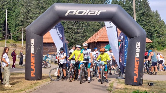Učesnici Druga golijske biciklijade voze stazom na Goliji