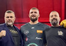 Krnjić osvojio WBC pojas u Novom Pazaru, slavili Toskić i Marić Ahmed Krnjić slavi nakon osvajanja WBC International Silver pojasa u Novom Pazaru
