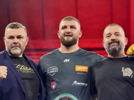 Ahmed Krnjić slavi nakon osvajanja WBC International Silver pojasa u Novom Pazaru