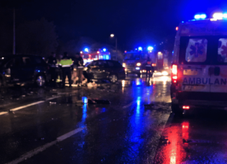 Lančani sudar kod Bijelog Polja: šest povređenih, jedna teže Policijska traka i vozila nakon sudara kod Bijelog Polja