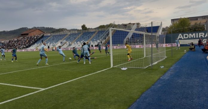 Adem Ljajić tokom utakmice Novog Pazara protiv Zemuna nakon gola u 15. minutu