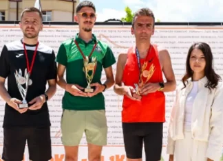 Nikola Mijailović pobednik županijskog polumaratona u Hrvatskoj Nikola Mijailović na trci tokom polumaratona Kalnik–Križevci u Hrvatskoj