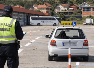 Novi Pazar: porodica tvrdi da kandidatkinji nije dozvoljeno polaganje Ilustracija vozačkog ispita u autoškoli u Novom Pazaru
