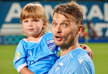 Novi Pazar slavio 2:0: Ljajić se vratio, Ramović zabeležio emocije Fotoreporter Hakija Ramović zabeležio emotivne trenutke na stadionu u Novom Pazaru tokom meča.