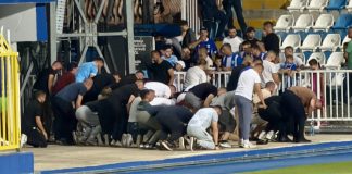 Novopazarci reagovali na kaznu FSS: najavili klanjanje protiv Zemuna Navijači FK Novi Pazar na stadionu tokom utakmice