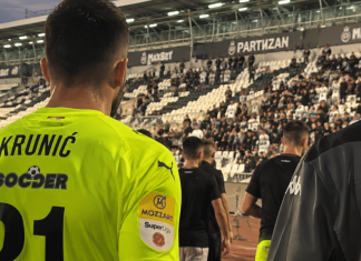 Partizan izgubio od Vojvodine, Grobari odbili pozdrav igrača Navijači Partizana na tribinama tokom utakmice u Humskoj