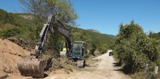 Počela rekonstrukcija puta Krajčinovići–Sastavci kod Priboja Mašine na terenu tokom početka rekonstrukcije puta Krajčinovići–Sastavci